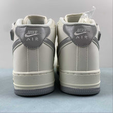 Cargar imagen en el visor de la galería, Air Force 1 07 Mid White Gray SH0235-522