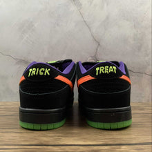Cargar imagen en el visor de la galería, SB Dunk Low Pro Night Of Mischief Court Purple Volt Black Total Orange BQ6817-006