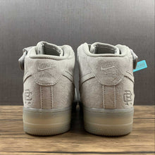 Cargar imagen en el visor de la galería, Air Force 1 07 Mid x Reigning Champ Gray GB1119-198