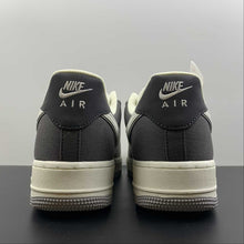 Cargar imagen en el visor de la galería, Air Force 1 07 Low Beige Black Grey DG2296-023