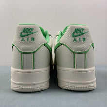 Cargar imagen en el visor de la galería, Air Force 1 07 Low SU19 White Green UH8958-022