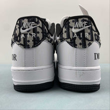 Cargar imagen en el visor de la galería, Air Force 1 07 Low DIOR White Black DR6239-837