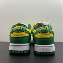 Cargar imagen en el visor de la galería, SB Dunk Low SP Brazil Varsity Maize Pine-Green CU1727-700