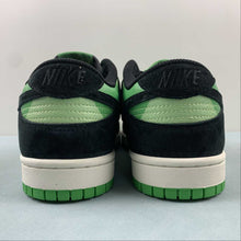 Cargar imagen en el visor de la galería, The Powerpuff Girls x SB Dunk Low Black Green White GP5532-062