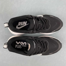 Cargar imagen en el visor de la galería, Nike Zoom Vomero PLUS Black White HV8150-002