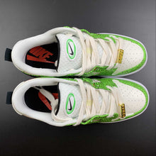 Cargar imagen en el visor de la galería, SB Dunk Low Disrupt 2 White Green Red Black DV1491-101