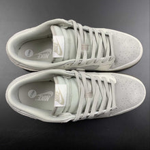 Cargar imagen en el visor de la galería, SB Dunk Low Ironstone Phantom Light Iron Ore FD9746-001