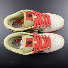 Cargar imagen en el visor de la galería, SB Dunk Low Pro Money Cat Golddust Gold Metallic 304292-771