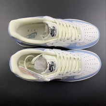 Cargar imagen en el visor de la galería, Air Force 1 07 Low Light Blue Grey AA1366-401