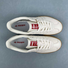 Cargar imagen en el visor de la galería, Adidas Gazelle x Supreme White White Red Gum SC9207-723