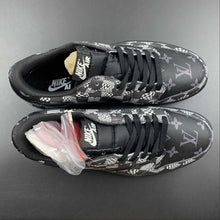 Cargar imagen en el visor de la galería, Air Jordan 1 Retro Low OG SP “Travis Scott and Louis Vuitton” Black Check Barb DM7866-662