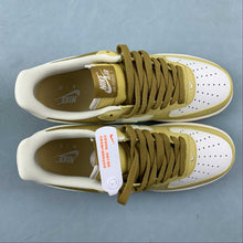 Cargar imagen en el visor de la galería, Air Force 1 07 Low Bronzine Saturn Gold Coconut Milk Sail FZ4034-716