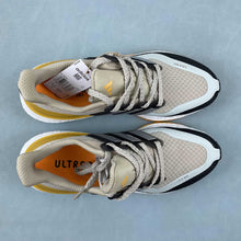 Cargar imagen en el visor de la galería, Adidas Ultraboost Light C.RDY Wonder Beige Silver Metallic Flash Orange IE1674