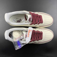 Cargar imagen en el visor de la galería, Air Force 1 07 Low Pearlescent Beige Dark Red DD9915-666