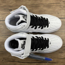 Cargar imagen en el visor de la galería, Uninterrupted x Air Force 1 07 Mid White Black Gray BC2306-460