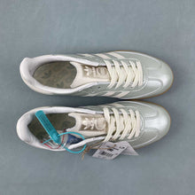 Cargar imagen en el visor de la galería, Adidas Samba OG Linen Green Cyber Metallic IG1965