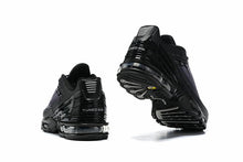 Cargar imagen en el visor de la galería, Air Max Plus 3 Black Wolf Grey Black CJ9684 002