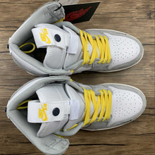 Cargar imagen en el visor de la galería, Air Jordan 1 High Switch Light Smoke Gray Tour Yellow CW6576-100