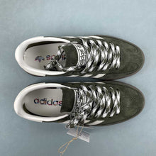 Cargar imagen en el visor de la galería, Adidas Handball Spezial Olive Strata Gum KI5940