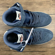 Cargar imagen en el visor de la galería, Air Force 1 07 Mid Suede Navy Blue White AA1118-007