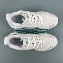 Cargar imagen en el visor de la galería, Nike Vomero Premium White Grass Green FN8453-022