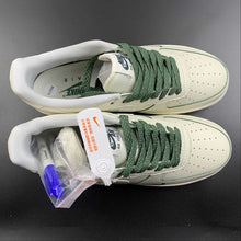 Cargar imagen en el visor de la galería, Air Force 1 07 Low Pearlescent Beige Green DD9915-600