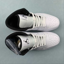 Cargar imagen en el visor de la galería, Air Jordan 1 Mid White Black DQ8426-132