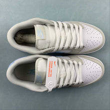Cargar imagen en el visor de la galería, SB Dunk Low Light Bone Armory Blue HF0023-100