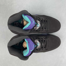 Cargar imagen en el visor de la galería, Air Jordan 5 Retro Black Grape 136027-007