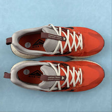 Cargar imagen en el visor de la galería, Nike Juniper Trail 2 NN Picante Red Earth Diffused Taupe Sanddrift DM0822-601