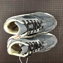 Cargar imagen en el visor de la galería, Adidas Yeezy Boost 700 Magnet FV9922