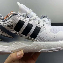 Cargar imagen en el visor de la galería, Adidas Day Jogger Boost Cloud White Core Black FX6170