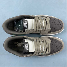 Cargar imagen en el visor de la galería, Travis Scott x Air Jordan 1 Low OG Brown Green DM7866-817