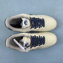 Cargar imagen en el visor de la galería, Air Force 1 07 Low Beige Deep Blue Reflection 315122-109