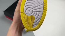 Cargar imagen en el visor de la galería, Air Jordan 1 Elevate Low White Yellow Wolf Gray DH7004-017