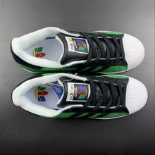 Cargar imagen en el visor de la galería, Adidas Superstar Green Core Black Cloud White FW3544