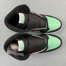 Cargar imagen en el visor de la galería, Air Jordan 1 Retro High OG Bright Green Black White DZ5485-130