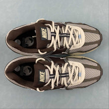 Cargar imagen en el visor de la galería, Zoom Vomero 5 Earth Fossil Light Iron Ore FD9920-022