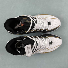 Cargar imagen en el visor de la galería, Air Zoom G T Cut 3 ER White Black Metallic Gold HF5702-170