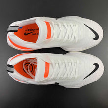 Cargar imagen en el visor de la galería, ZoomX Invincible Run FK 3 White Bright Crimson DR2615-101
