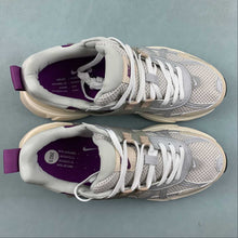 Cargar imagen en el visor de la galería, Nike V2k Run Premium Light Bone Sanddrift Viotech HF4305-072