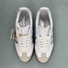 Cargar imagen en el visor de la galería, Adidas Samba OG Cloud White Silver Metallic Grey One JI2725