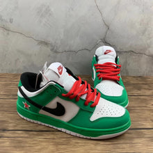 Cargar imagen en el visor de la galería, SB Dunk Low Heineken Classic Green Black White Red 304292-302