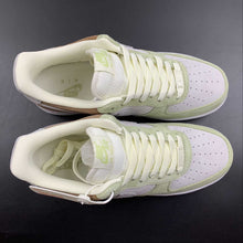 Cargar imagen en el visor de la galería, Air Force 1 07 Low White Light Green Grey Brown DL5819-618