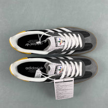Cargar imagen en el visor de la galería, Adidas Gazelle Indoor Black White Yellow Gum IF9641