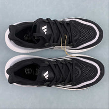Cargar imagen en el visor de la galería, Adidas UltraBoost Light Cloud White Core Black HQ6340