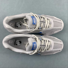 Cargar imagen en el visor de la galería, Zoom Vomero 5 Summit White University Blue Photon Dust FB9149-100