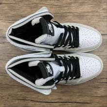 Cargar imagen en el visor de la galería, Air Jordan 1 High Zoom Comfort Light Bone White Black CT0979-002