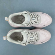 Cargar imagen en el visor de la galería, Nike Zoom Vomero PLUS Gilt Red Phamton-Light Bohe HV8154-603