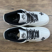 Cargar imagen en el visor de la galería, Chrome Hearts x Air Force 1 07 Low Rice White Black DM0119-422